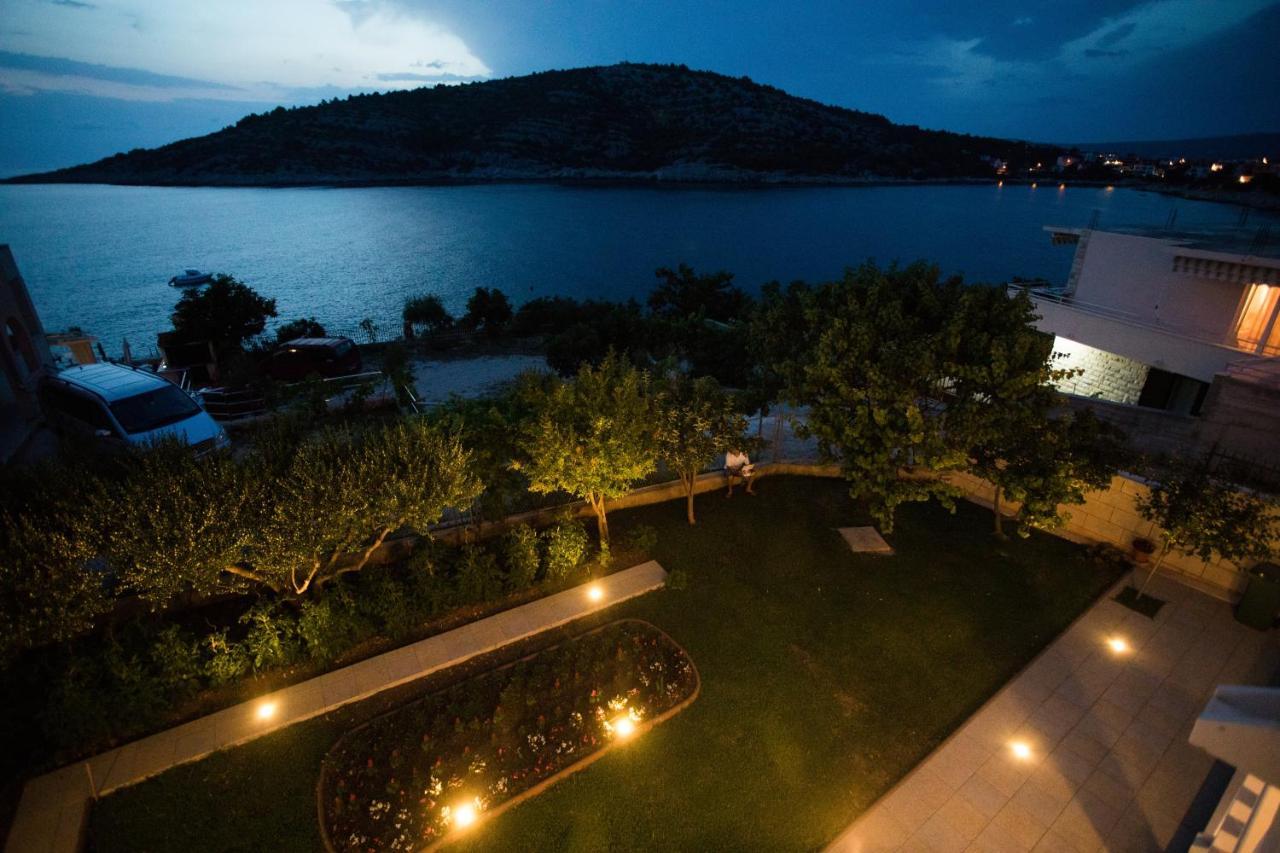Apartments By The Sea Razanj, Rogoznica - 7484 Buitenkant foto