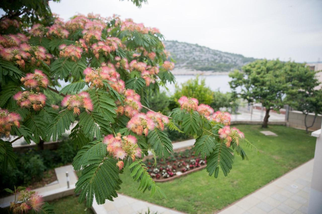 Apartments By The Sea Razanj, Rogoznica - 7484 Buitenkant foto