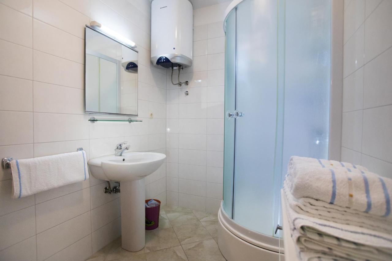 Apartments By The Sea Razanj, Rogoznica - 7484 Buitenkant foto