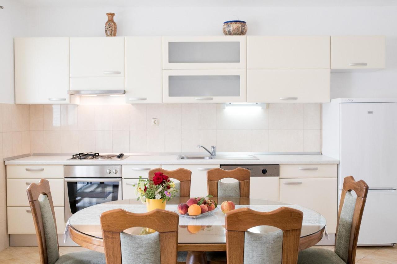 Apartments By The Sea Razanj, Rogoznica - 7484 Buitenkant foto