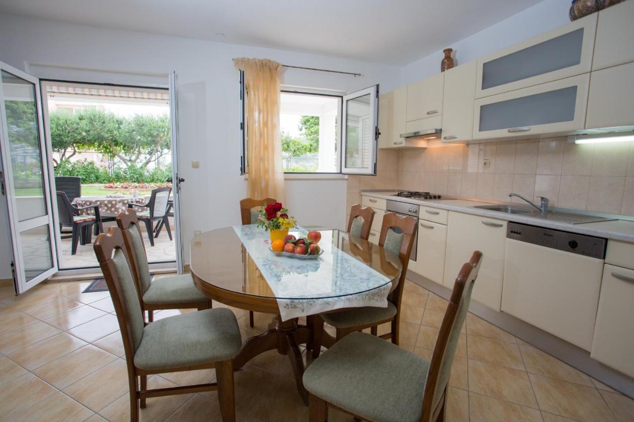 Apartments By The Sea Razanj, Rogoznica - 7484 Buitenkant foto