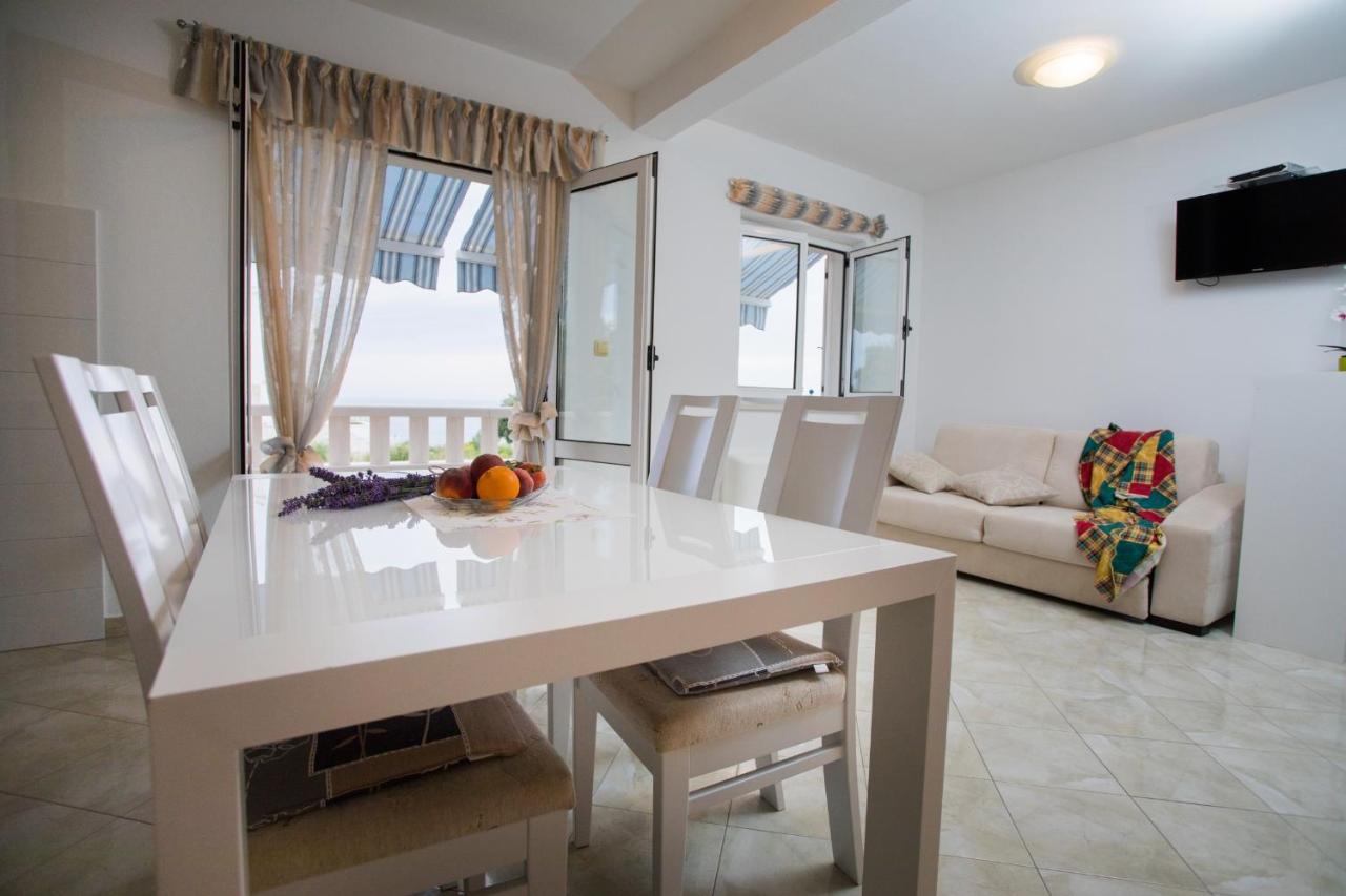 Apartments By The Sea Razanj, Rogoznica - 7484 Buitenkant foto
