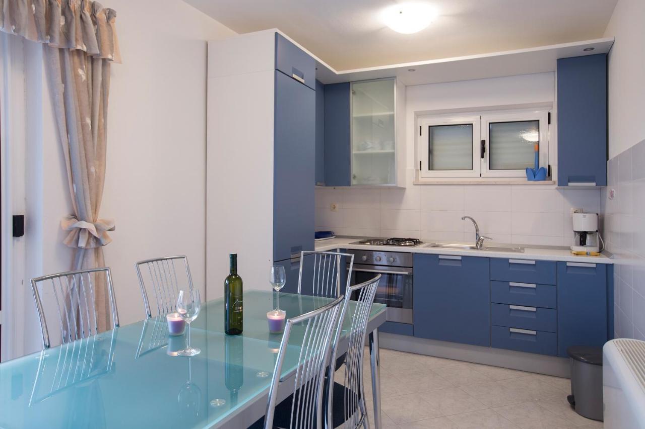 Apartments By The Sea Razanj, Rogoznica - 7484 Buitenkant foto